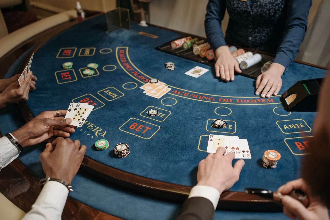 Pokeri-ilta Quendaribistrolinessa